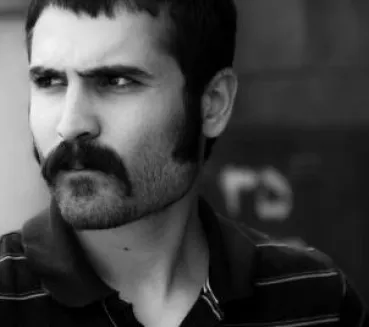 Profile picture for user Arash Roshan